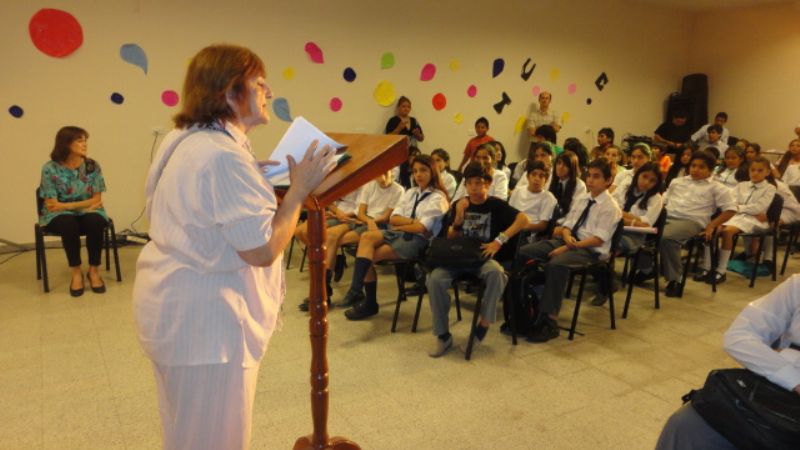 Los chicos disfrutaron de los libros y las narraciones