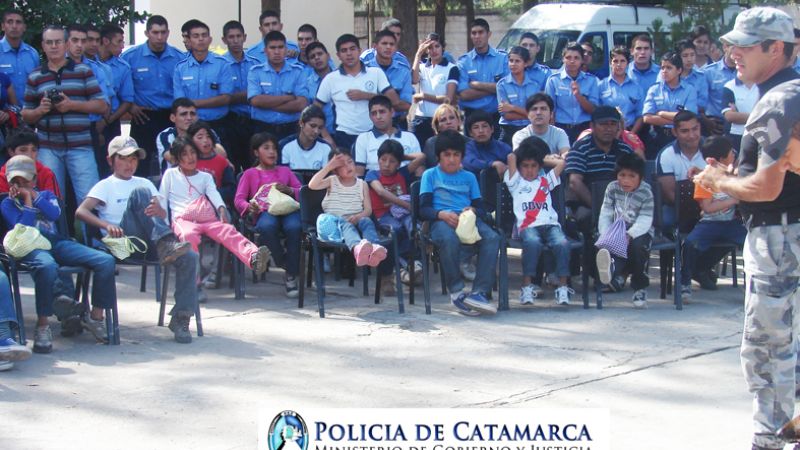 Niños de Aguas Calientes visitaron la Escuela de Cadetes