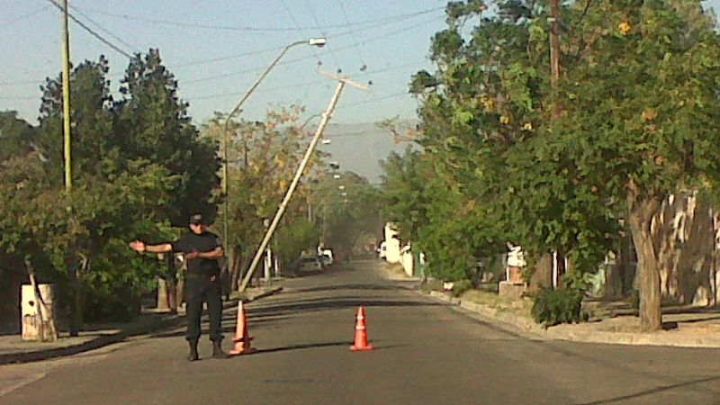 Inusuales ráfagas de 66 km por hora causaron daños