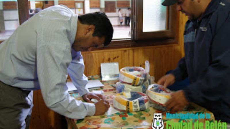 Entregaron pelotas a escuelas de Belén