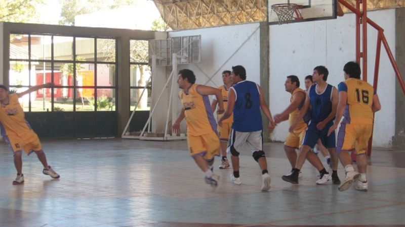 Decisivos juegos finales en el Básquet Universitario