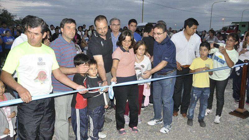 La Gobernadora inauguró un gimnasio al aire libre