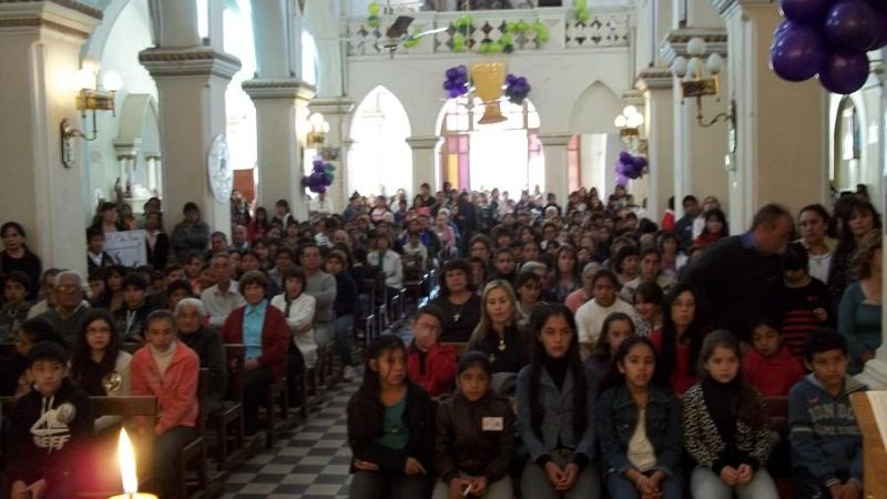 El Obispo tuvo un encuentro con los niños de la Catequesis 