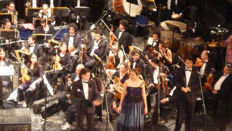 El público aplaudió de pie el Mega Concierto Lírico Internacional