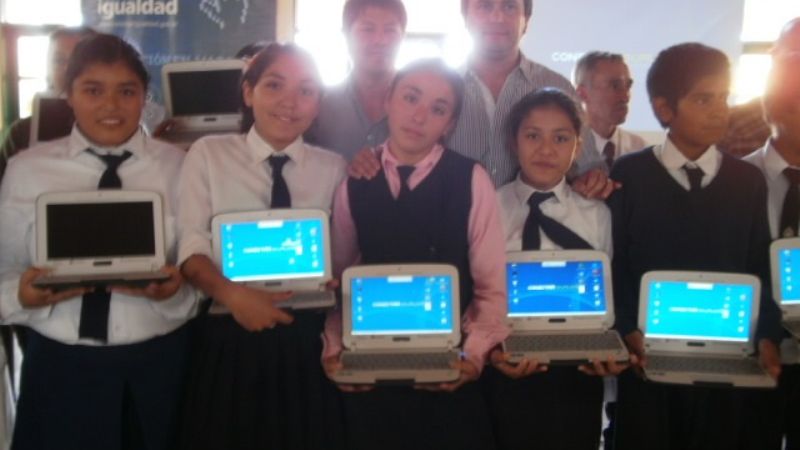 Entregaron 370 netbooks en Londres