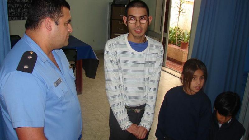 Personal policial brindó charla a niños especiales