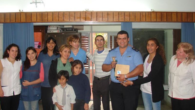 Personal policial brindó charla a niños especiales