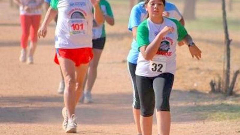 Autistas se  integran al atletismo, en el Parque