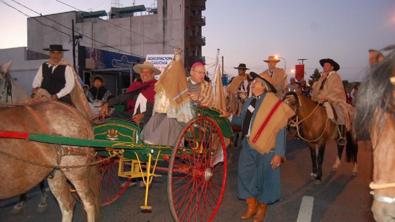 Más 16 mil gauchos cabalgaron junto a la Virgen