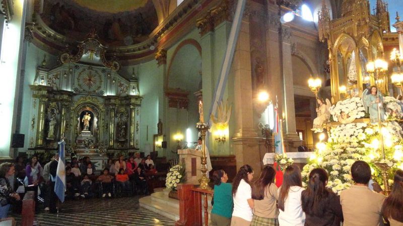 Los chicos especiales honraron a la Virgen