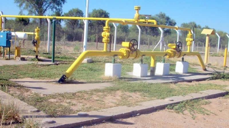Gas: El “loop” para mayo, y  Capresca financiará conexiones