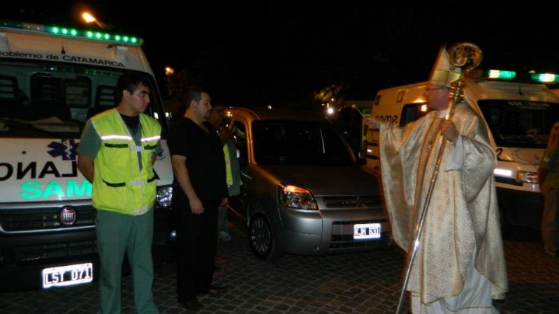 Salud honró a la Virgen y Urbanc bendijo ambulancias