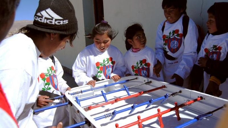 Una mano “Santa” para La Angostura y Laguna Blanca