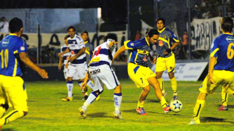 Policial el sábado; “Santos” y Aconquija, el domingo