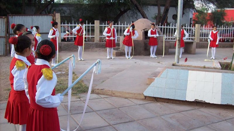 El Obispo participó de encuentros con egresados y niños del jardín