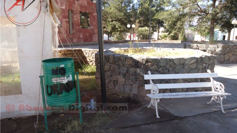 Polémica en Fiambalá por pintadas antimineras en espacio público