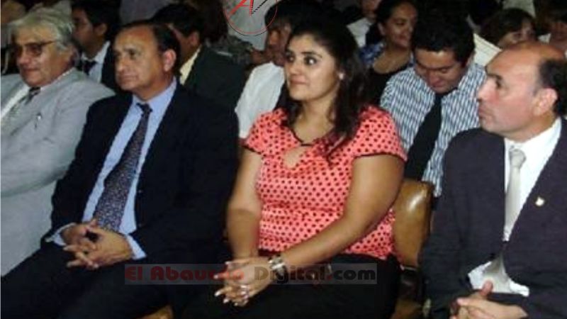 Denuncian a la rectora el IESF por mal manejo administrativo