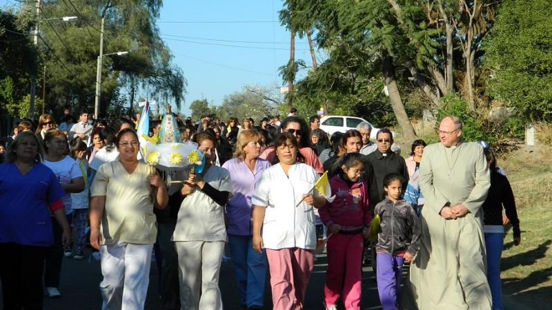Urbanc bendijo la centenaria capilla de Banda de Varela