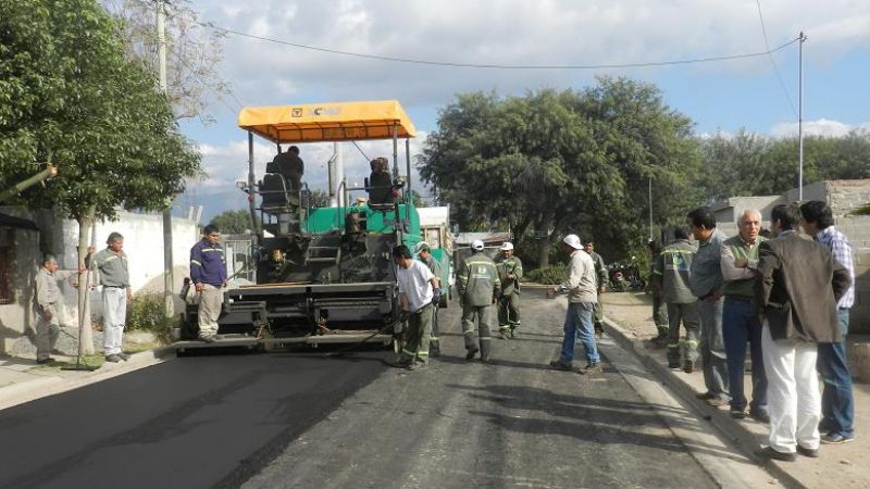 La Municipalidad dice que debió paralizar pavimentación porque no le venden asfalto