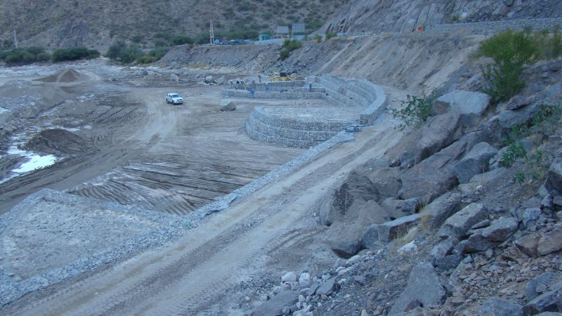 Avance de obras de limpieza de cauces y construcción de defensas