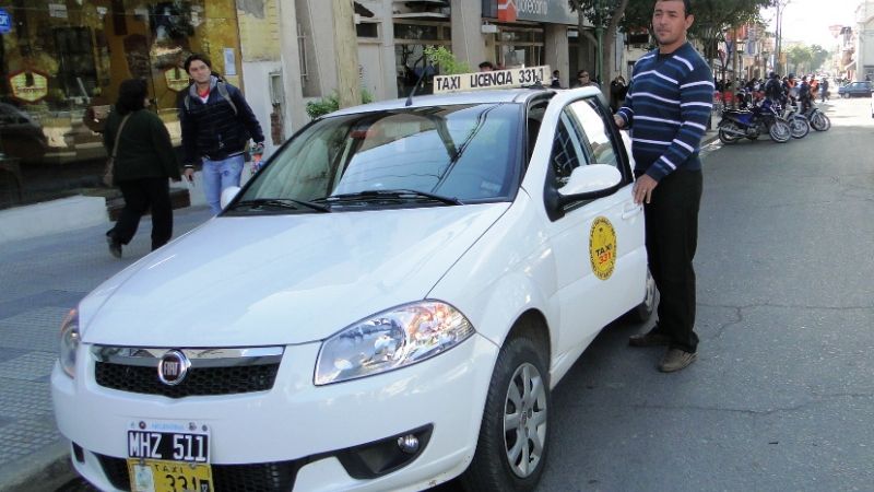 Taxista renovó su vehículo con crédito del CFI