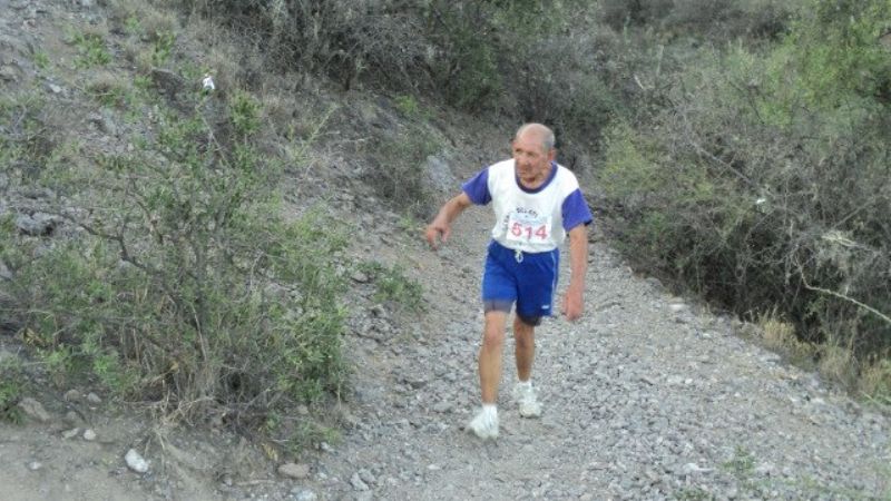 Atletas por las Bodas de Plata colegio Juan Pablo II en Choya