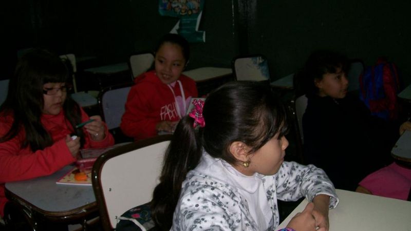 Taller de inglés en la escuela municipal Nº 1 “El Principito”