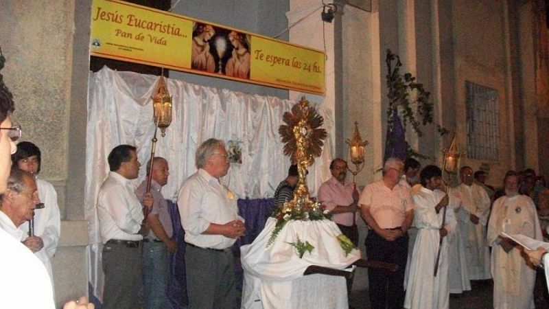 Vigilia por la reapertura de la Adoración Perpetua de Jesús en la Eucaristía