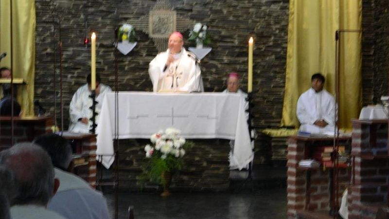 Misa por el clero local en el Monasterio de las Monjas Dominicas