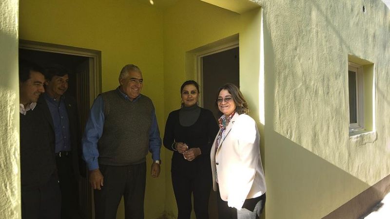 La Gobernadora entregó viviendas sociales