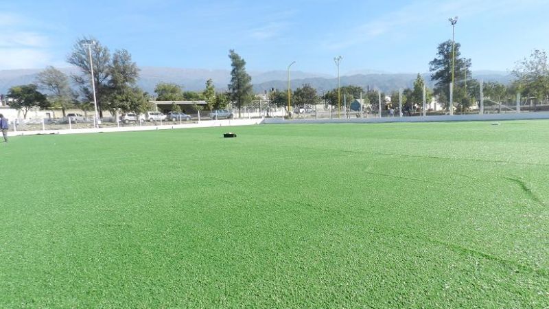 Inauguran la primera cancha de hockey sobre césped sintético