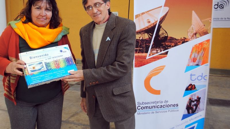 Entregaron receptores de la Televisión Digital Argentina  