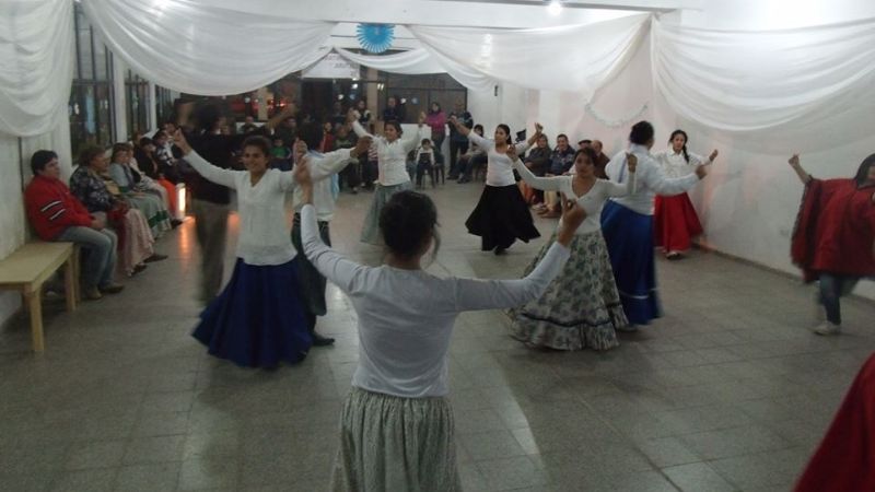 Al ritmo del folklore, se vivió la segunda noche de la Semana de Mayo