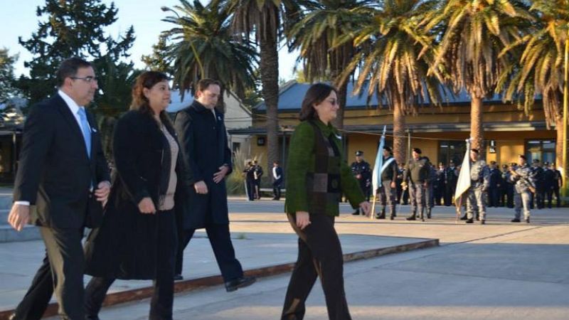 Comenzó el desfile cívico-militar por el 25 de Mayo