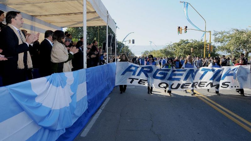 Corpacci presidió los actos por la fecha Patria