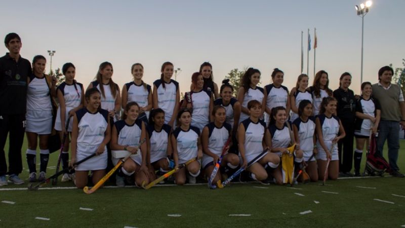Catamarca ya tiene su cancha de hockey sintético