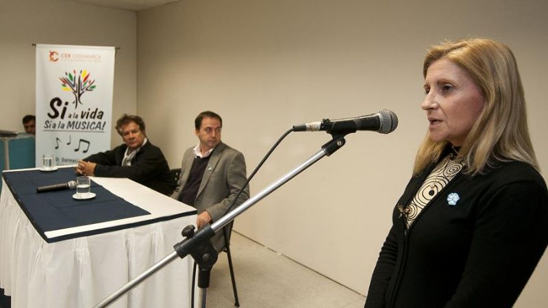 Junto a Víctor Heredia, Mera firmó convenios con escuelas de arte