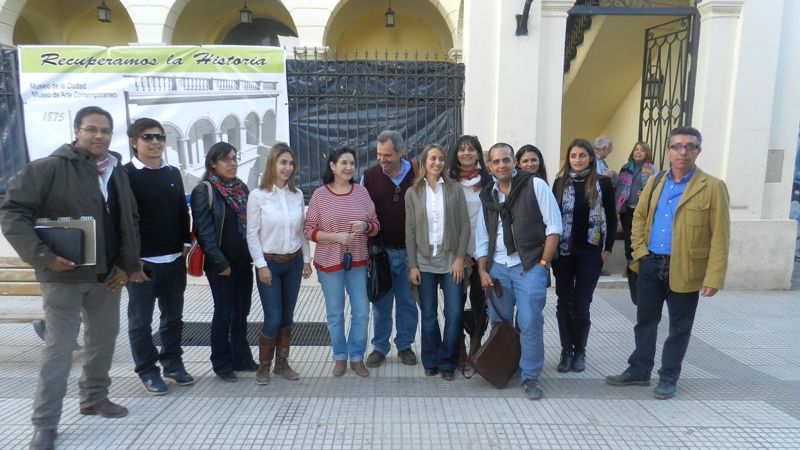 Expertos en recuperación de edificios históricos visitaron la Casa Caravati