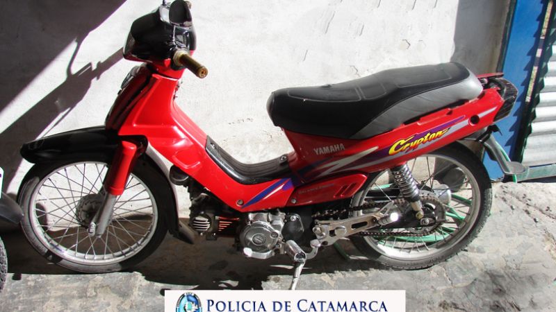 Atraparon a dos ladrones de motos