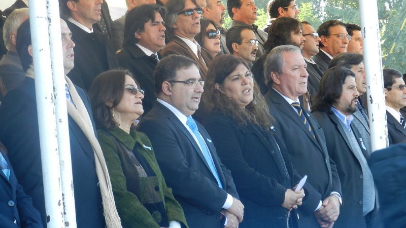 Diputados presentes por los festejos del 25 de Mayo