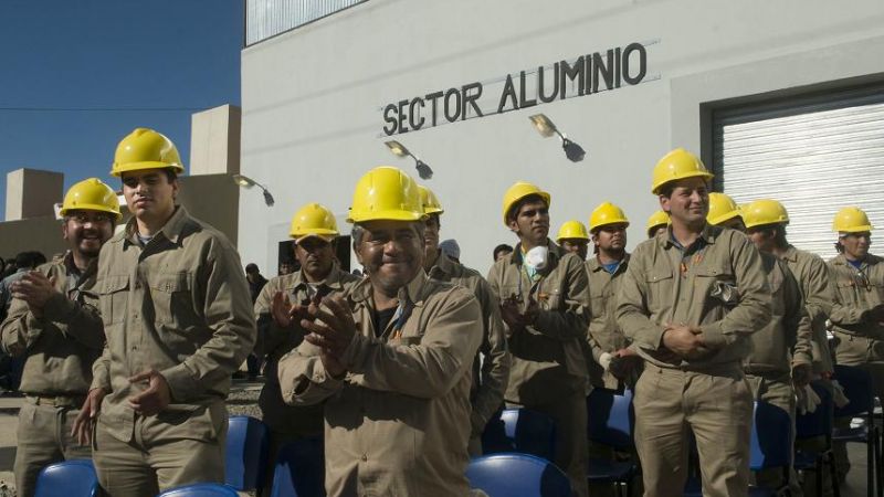 La gobernadora inauguró fábrica de carpintería metálica