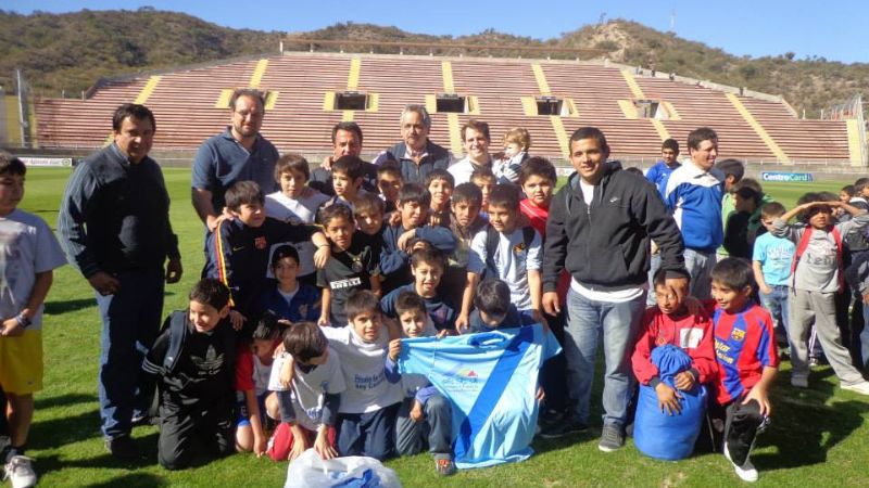 Deportes entregó indumentaria a inferiores