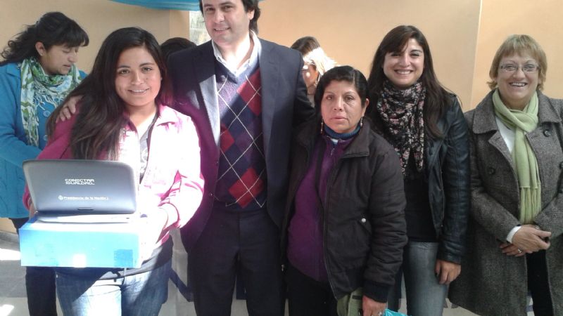 ANSES en Fiambalá con operativo de Asignación Universal y entrega de netbooks