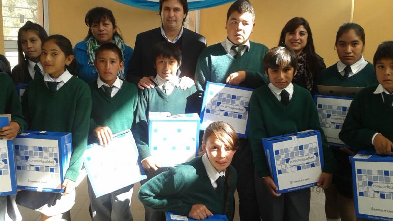 ANSES en Fiambalá con operativo de Asignación Universal y entrega de netbooks