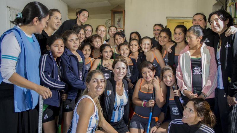 Las Leonas estuvieron en el comedor de la Hermana Gimena
