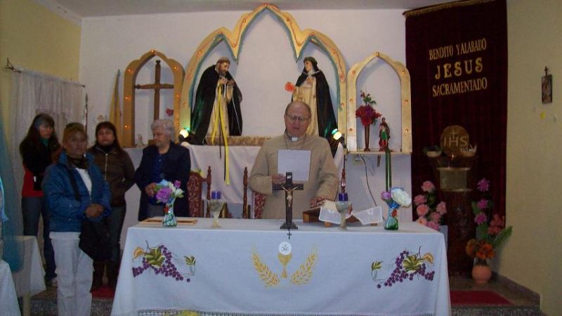 Bendición del Obispo a la corona de la Virgen de Pompeya y el Sagrario 