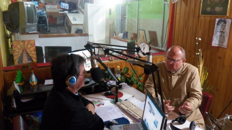 Bendición del Obispo a la corona de la Virgen de Pompeya y el Sagrario 