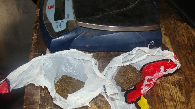 Procedimiento en el centro dejó a dos detenidos con droga
