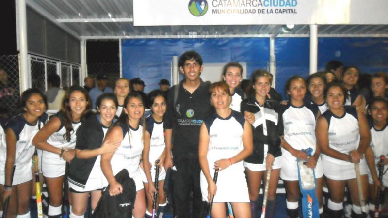 Jugadora santarroseña enfrentó a las ex Leonas