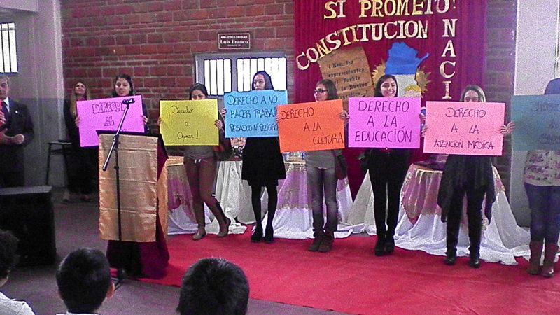 Colorido y emotivo acto de promesa a la Constitución Nacional